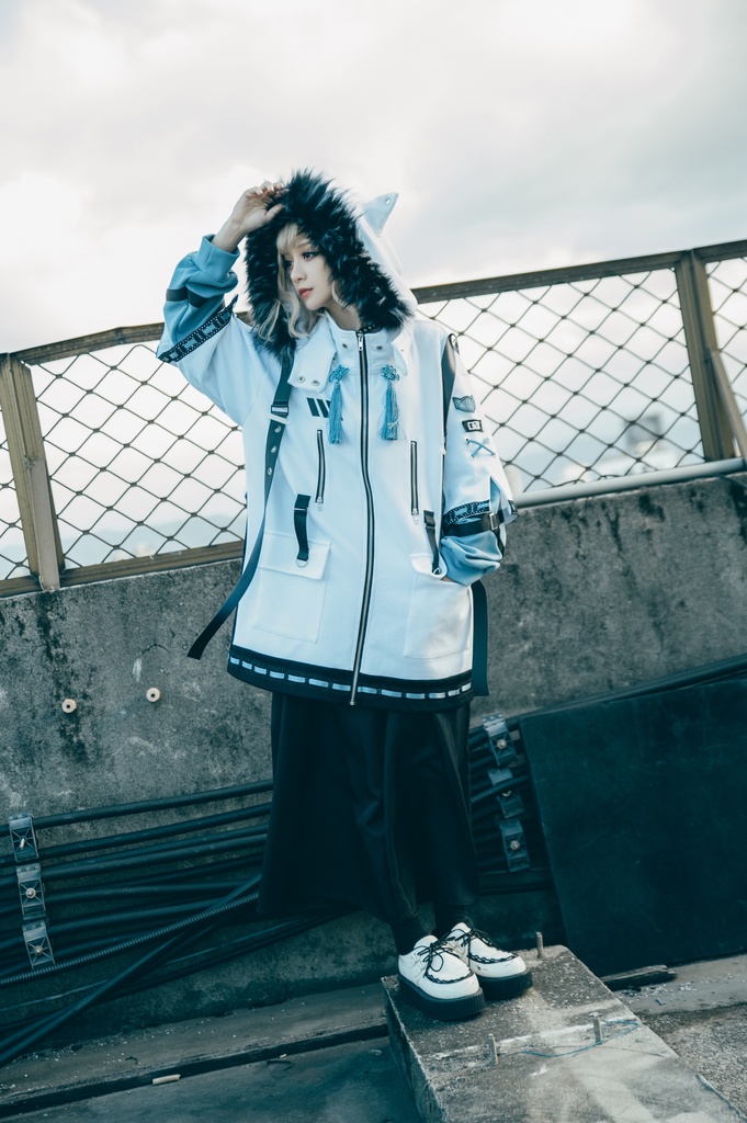 Jillpunk中華風チャイナモード アニメ ookamiciroコラボ 冬狐物語 妖狐 吉祥結びタッセル 狐耳 フェイクファー ハーネス付 重ね風パーカー コート フード付きジャケット オリジナルメンズ レディーズ おしゃれ男女兼用ファッション カッコいい