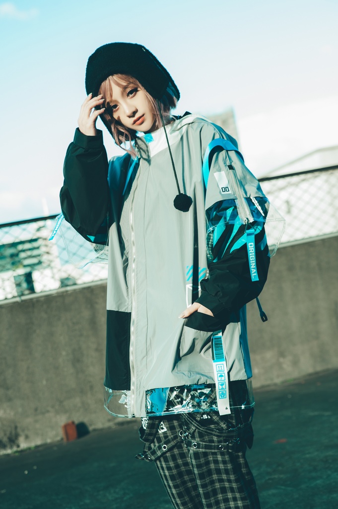 Jillpunk お宅アニメ 台湾画師柴染コラボ 取扱注意 ワークスペック ウィンドブレーカー 透明PVCパッチ 重ね風 ゆったり オーバーサイズ フード付きジャケット ユニーセックス オリジナルメンズ レディー おしゃれ 男女兼用ファッション秋葉系