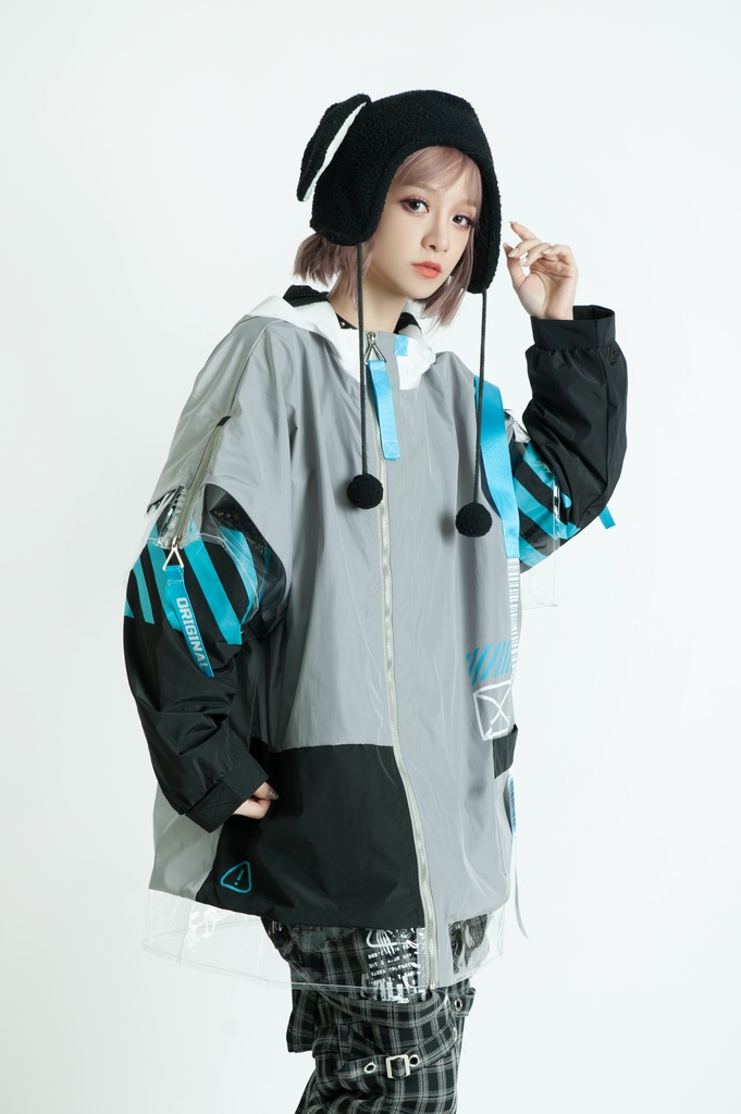 Jillpunk お宅アニメ 台湾画師柴染コラボ 取扱注意 ワークスペック ウィンドブレーカー 透明PVCパッチ 重ね風 ゆったり オーバーサイズ フード付きジャケット ユニーセックス オリジナルメンズ レディー おしゃれ 男女兼用ファッション秋葉系