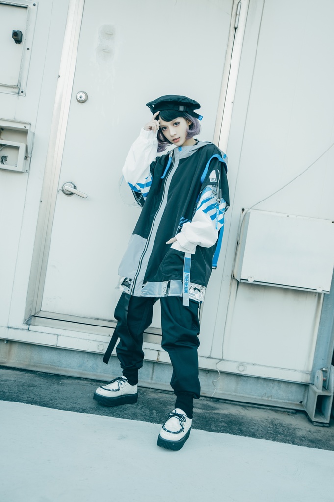 Jillpunk お宅アニメ 台湾画師柴染コラボ 取扱注意 ワークスペック ウィンドブレーカー 透明PVCパッチ 重ね風 ゆったり オーバーサイズ フード付きジャケット ユニーセックス オリジナルメンズ レディー おしゃれ 男女兼用ファッション秋葉系