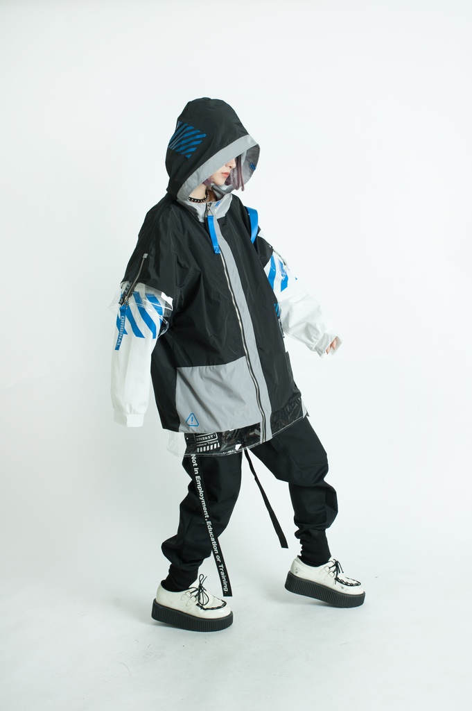 Jillpunk お宅アニメ 台湾画師柴染コラボ 取扱注意 ワークスペック ウィンドブレーカー 透明PVCパッチ 重ね風 ゆったり オーバーサイズ フード付きジャケット ユニーセックス オリジナルメンズ レディー おしゃれ 男女兼用ファッション秋葉系