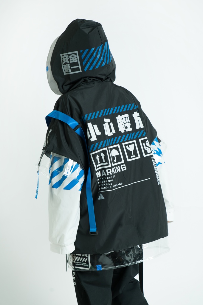 Jillpunk お宅アニメ 台湾画師柴染コラボ 取扱注意 ワークスペック ウィンドブレーカー 透明PVCパッチ 重ね風 ゆったり オーバーサイズ フード付きジャケット ユニーセックス オリジナルメンズ レディー おしゃれ 男女兼用ファッション秋葉系