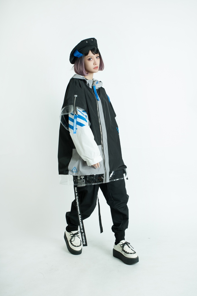 Jillpunk お宅アニメ 台湾画師柴染コラボ 取扱注意 ワークスペック ウィンドブレーカー 透明PVCパッチ 重ね風 ゆったり オーバーサイズ フード付きジャケット ユニーセックス オリジナルメンズ レディー おしゃれ 男女兼用ファッション秋葉系