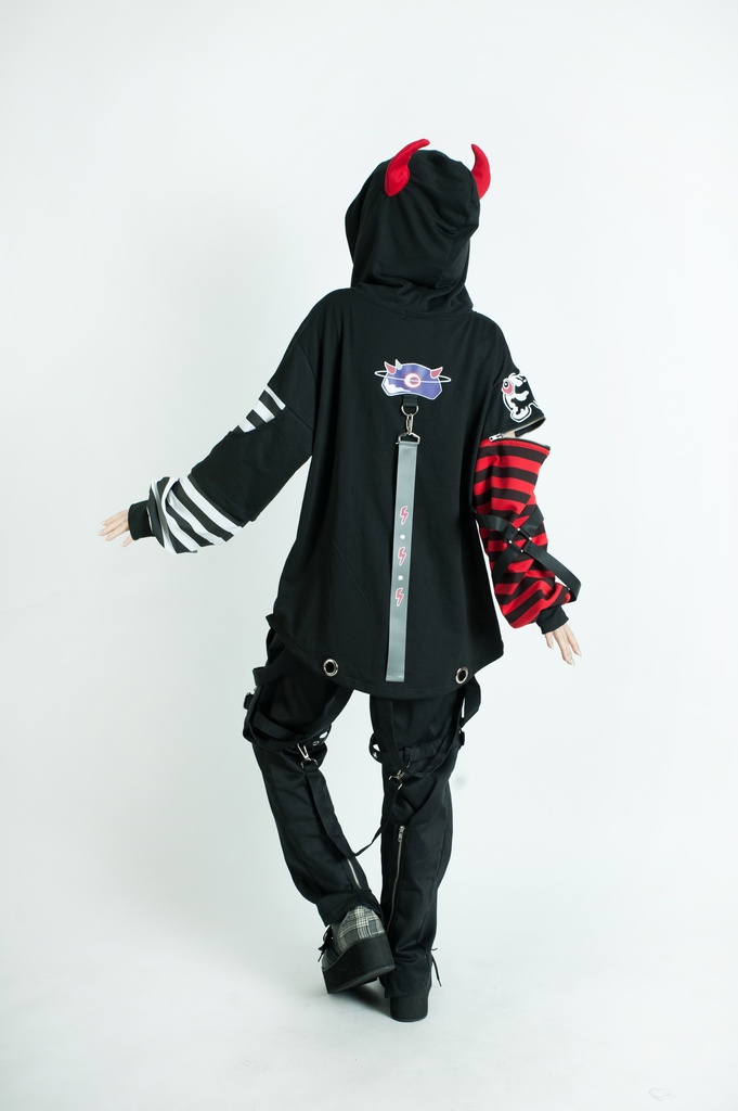 Jillpunk病みカワ 台湾画師蕾卡reikaコラボ 電磁小悪魔 3D角 ストライプ柄 チャック袖 中長め ゆったりパーカー オリジナルメンズ レディーズ カジュアル おしゃれ大きいサイズ男女兼用 可愛い