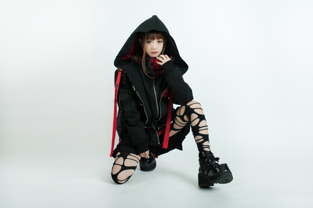 Jillpunkアニメ 二次コン イギリス画師Helloclonionコラボ 夜叉忍者 呪符ストラップ 重ね風 キルティング 刺繡 マスク付き パネルパーカー チャック付きフード ジャケット オリジナルメンズ レディーズ おしゃれ男女兼用 兄系 カッコいい0