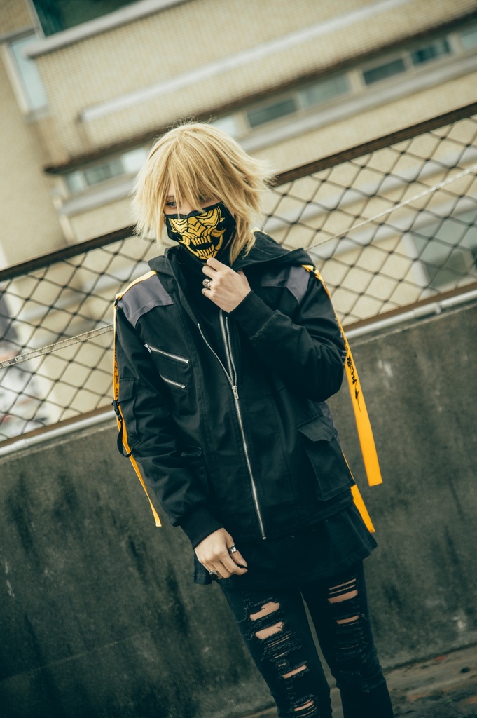 Jillpunkアニメ 二次コン イギリス画師Helloclonionコラボ 夜叉忍者 呪符ストラップ 重ね風 キルティング 刺繡 マスク付き パネルパーカー チャック付きフード ジャケット オリジナルメンズ レディーズ おしゃれ男女兼用 兄系 カッコいい0