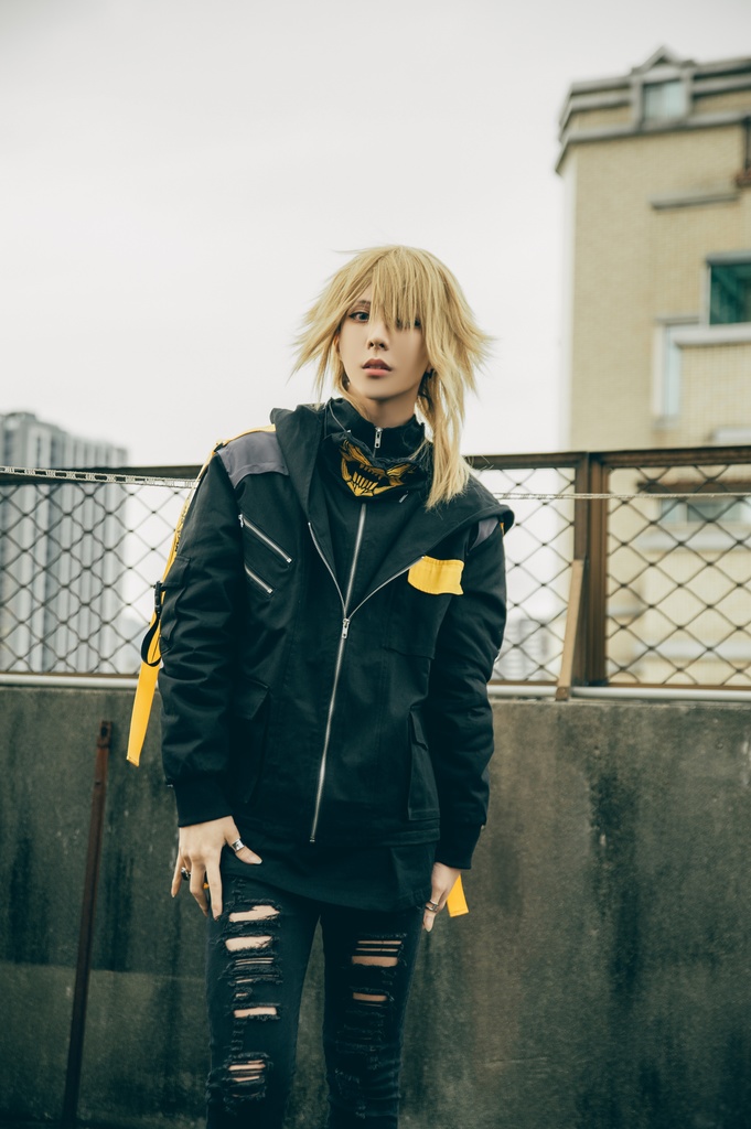 Jillpunkアニメ 二次コン イギリス画師Helloclonionコラボ 夜叉忍者 呪符ストラップ 重ね風 キルティング 刺繡 マスク付き パネルパーカー チャック付きフード ジャケット オリジナルメンズ レディーズ おしゃれ男女兼用 兄系 カッコいい0