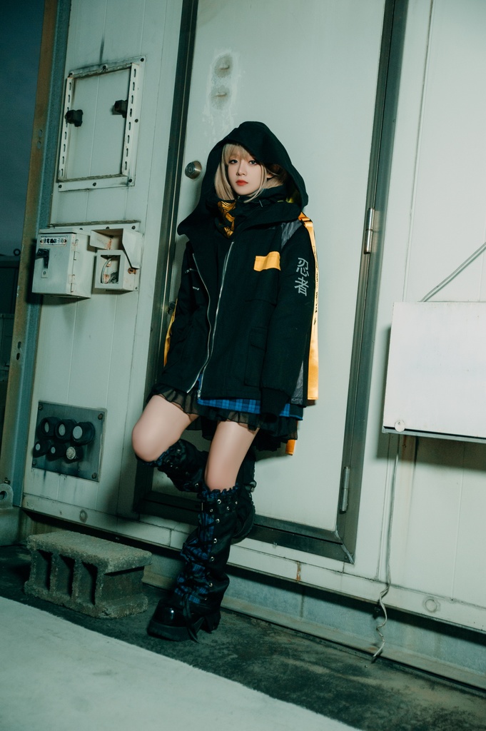 Jillpunkアニメ 二次コン イギリス画師Helloclonionコラボ 夜叉忍者 呪符ストラップ 重ね風 キルティング 刺繡 マスク付き パネルパーカー チャック付きフード ジャケット オリジナルメンズ レディーズ おしゃれ男女兼用 兄系 カッコいい0