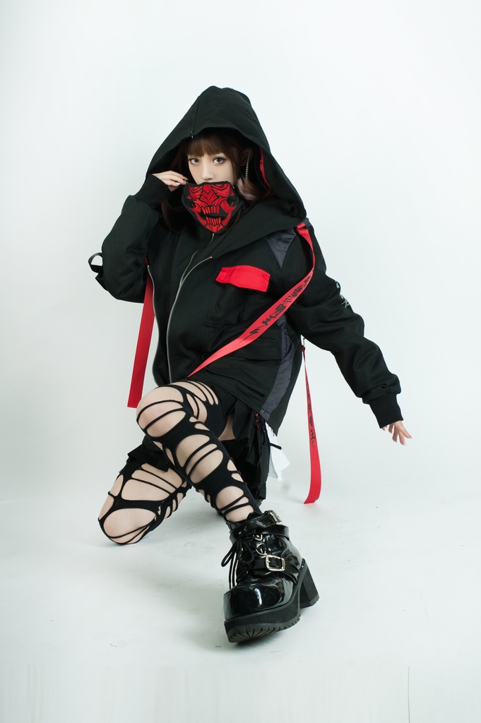 Jillpunkアニメ 二次コン イギリス画師Helloclonionコラボ 夜叉忍者 呪符ストラップ 重ね風 キルティング 刺繡 マスク付き パネルパーカー チャック付きフード ジャケット オリジナルメンズ レディーズ おしゃれ男女兼用 兄系 カッコいい0