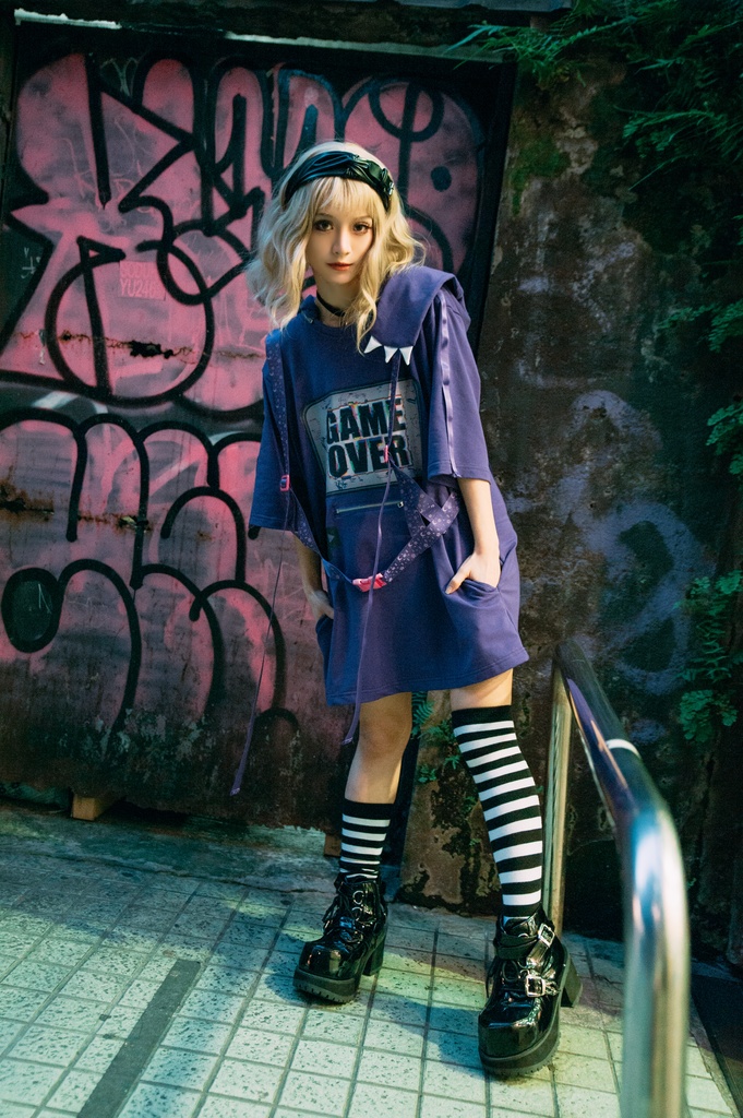 Jillpunkてぃらtiraコラボ第2弾 王道RPG大冒険 ドット絵 ゲーム機モチーフ ハーネス装着帯 フード取り外し2WAY 熊耳 半袖 ゆったりパーカー メンズ レディー 可愛い おしゃれ 男女兼用ファッション秋葉系萌え二次コン