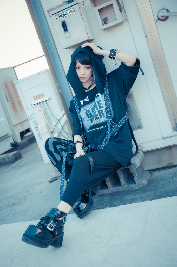 Jillpunkてぃらtiraコラボ第2弾 王道RPG大冒険 ドット絵 ゲーム機モチーフ ハーネス装着帯 フード取り外し2WAY 熊耳 半袖 ゆったりパーカー メンズ レディー 可愛い おしゃれ 男女兼用ファッション秋葉系萌え二次コン