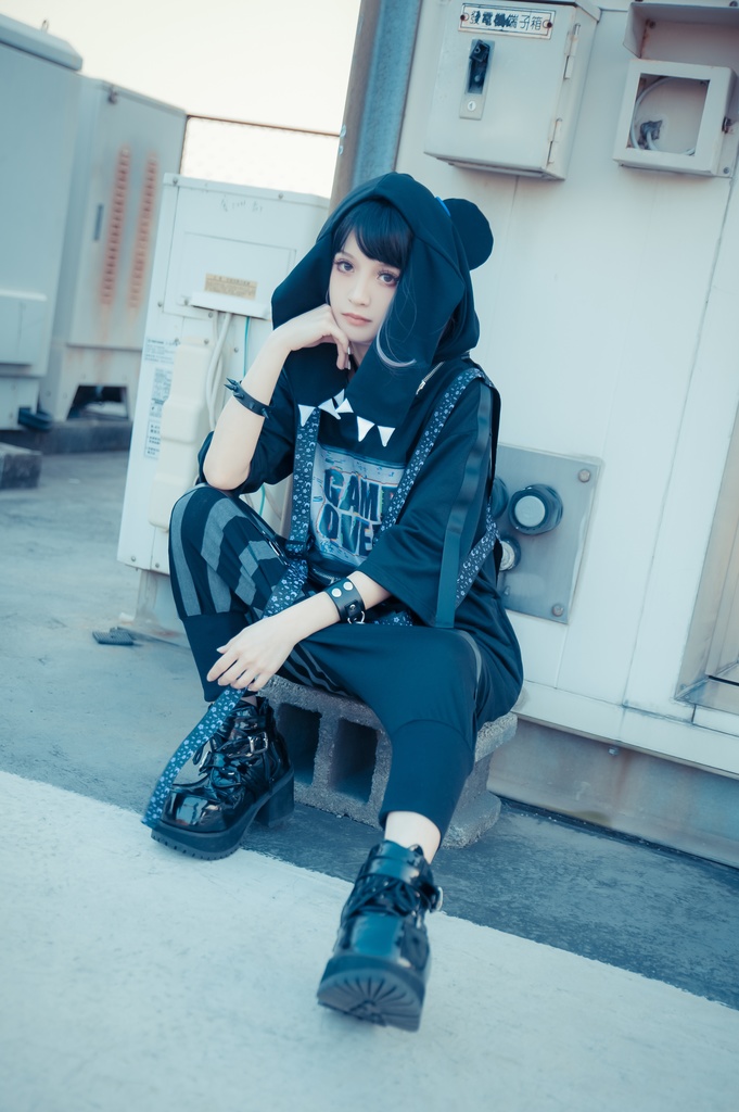 Jillpunkてぃらtiraコラボ第2弾 王道RPG大冒険 ドット絵 ゲーム機モチーフ ハーネス装着帯 フード取り外し2WAY 熊耳 半袖 ゆったりパーカー メンズ レディー 可愛い おしゃれ 男女兼用ファッション秋葉系萌え二次コン