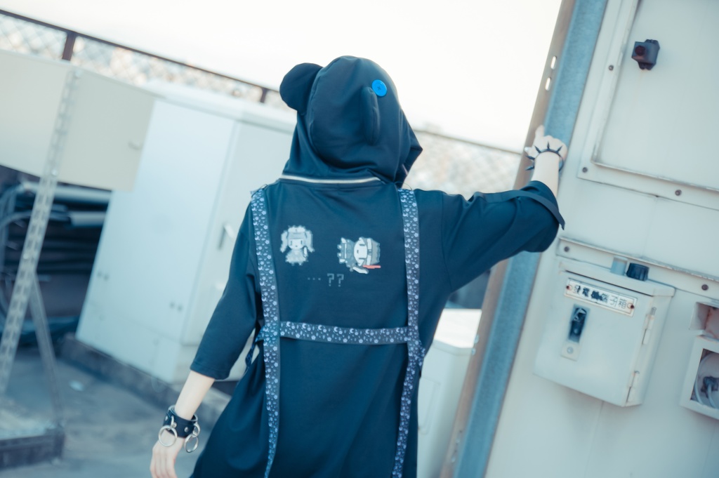 Jillpunkてぃらtiraコラボ第2弾 王道RPG大冒険 ドット絵 ゲーム機モチーフ ハーネス装着帯 フード取り外し2WAY 熊耳 半袖 ゆったりパーカー メンズ レディー 可愛い おしゃれ 男女兼用ファッション秋葉系萌え二次コン