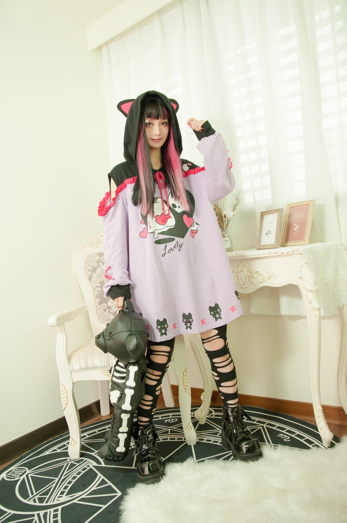 Jillpunkアニメ地雷系病みカワ UMAIコラボ 恋におちた幽霊猫 オフショルダー ゆったり 長袖パーカー リボン結び 猫耳 フード付き ワンピースドレス オリジナル メンヘラ ヤンデレ 可愛いロリータ おしゃれ男女兼用ファッション秋葉系萌え