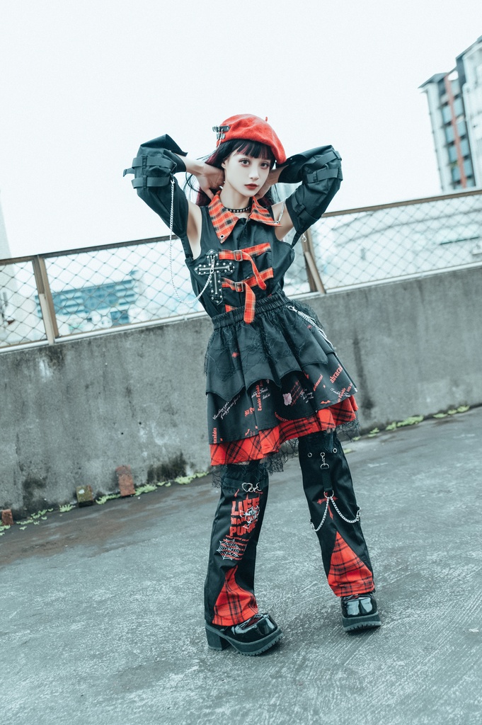 Jillpunkパンク ロック 蜘蛛の巣 メッシュ タータンチェック柄 チェーン付き レッグウォーマーセット パニエ ティアードスカート 地雷系 格闘少女 格闘娘 オリジナル V系 レディース アヴリル系おしゃれカッコいい
