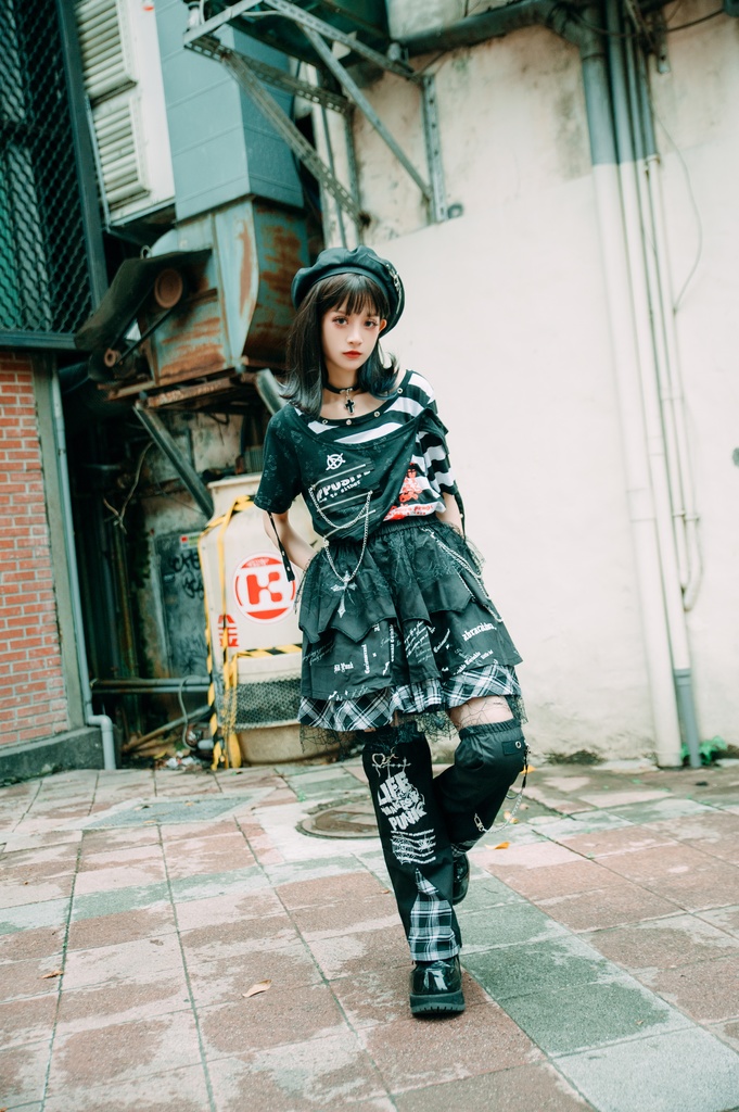 Jillpunkパンク ロック 蜘蛛の巣 メッシュ タータンチェック柄 チェーン付き レッグウォーマーセット パニエ ティアードスカート 地雷系 格闘少女 格闘娘 オリジナル V系 レディース アヴリル系おしゃれカッコいい