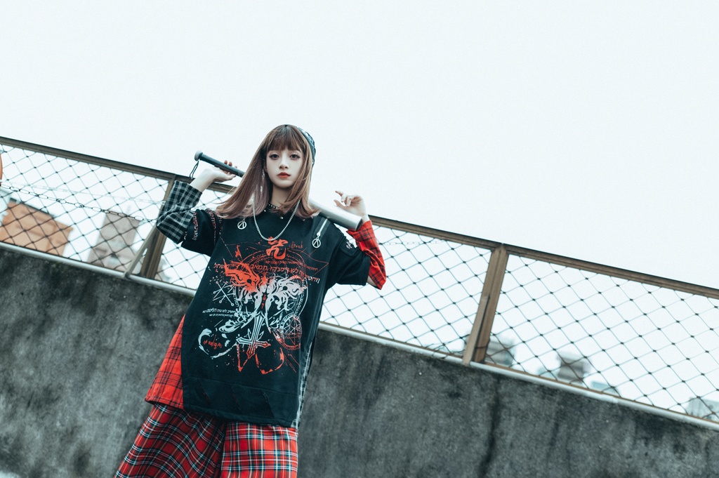 Jillpunkパンク ロック 妖艶風 呪蝶夢幻 グラデーション色 タータンチェック柄 オフショルダー ゆったり アームカバー付き 半袖tシャツ カットソー メンズ レディー V系 おしゃれ 男女兼用ファッション秋葉系カッコいい