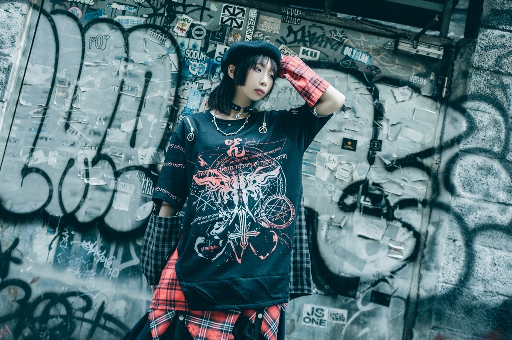 Jillpunkパンク ロック 妖艶風 呪蝶夢幻 グラデーション色 タータンチェック柄 オフショルダー ゆったり アームカバー付き 半袖tシャツ カットソー メンズ レディー V系 おしゃれ 男女兼用ファッション秋葉系カッコいい