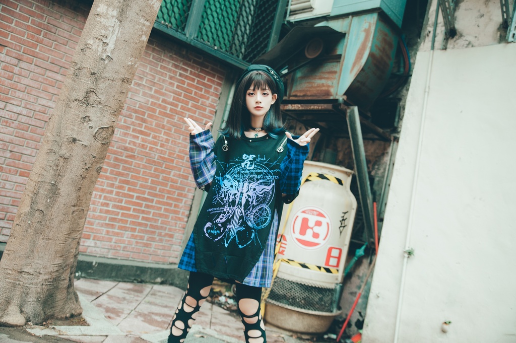 Jillpunkパンク ロック 妖艶風 呪蝶夢幻 グラデーション色 タータンチェック柄 オフショルダー ゆったり アームカバー付き 半袖tシャツ カットソー メンズ レディー V系 おしゃれ 男女兼用ファッション秋葉系カッコいい