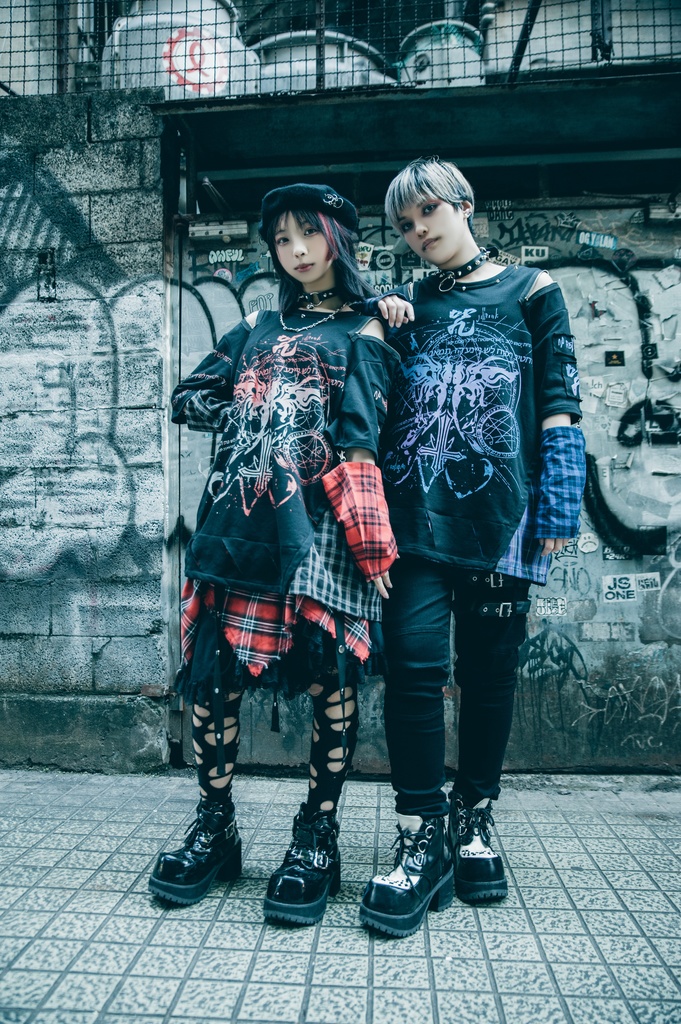 Jillpunkパンク ロック 妖艶風 呪蝶夢幻 グラデーション色 タータンチェック柄 オフショルダー ゆったり アームカバー付き 半袖tシャツ カットソー メンズ レディー V系 おしゃれ 男女兼用ファッション秋葉系カッコいい