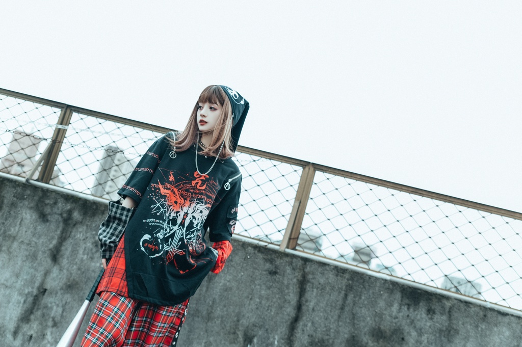 Jillpunkパンク ロック 妖艶風 呪蝶夢幻 グラデーション色 タータンチェック柄 オフショルダー ゆったり アームカバー付き 半袖tシャツ カットソー メンズ レディー V系 おしゃれ 男女兼用ファッション秋葉系カッコいい