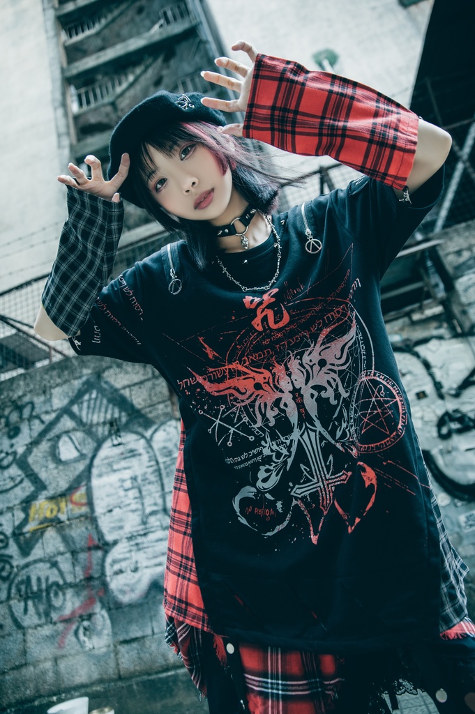 Jillpunkパンク ロック 妖艶風 呪蝶夢幻 グラデーション色 タータンチェック柄 オフショルダー ゆったり アームカバー付き 半袖tシャツ カットソー メンズ レディー V系 おしゃれ 男女兼用ファッション秋葉系カッコいい