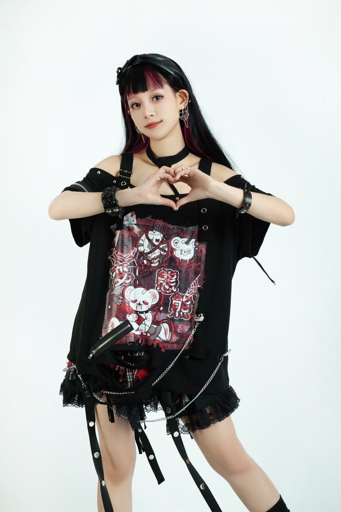 Jillpunk地雷系病みカワ 甜牙草莓コラボ キラー熊さん オフショルダー チョーカー付き カットアウト ゆったり 半袖 Tシャツ・カットソー オリジナル メンヘラ ヤンデレ 可愛いロリータ おしゃれ男女兼用ファッション秋葉系萌え