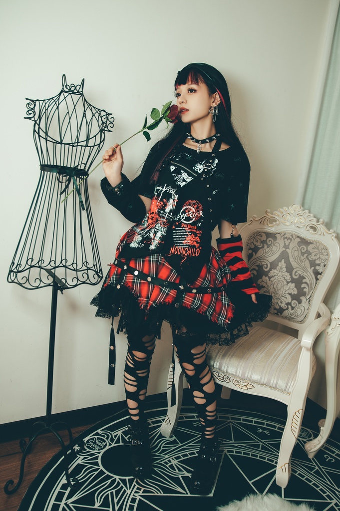 Jillpunk パンク 地雷系 甜牙草莓コラボ タータンチェック柄 ケージハーネスストラップ レースヘム Aライン ショートスカート オリジナル アヴリル系 可愛いロリータ おしゃれ ファッション秋葉系萌え