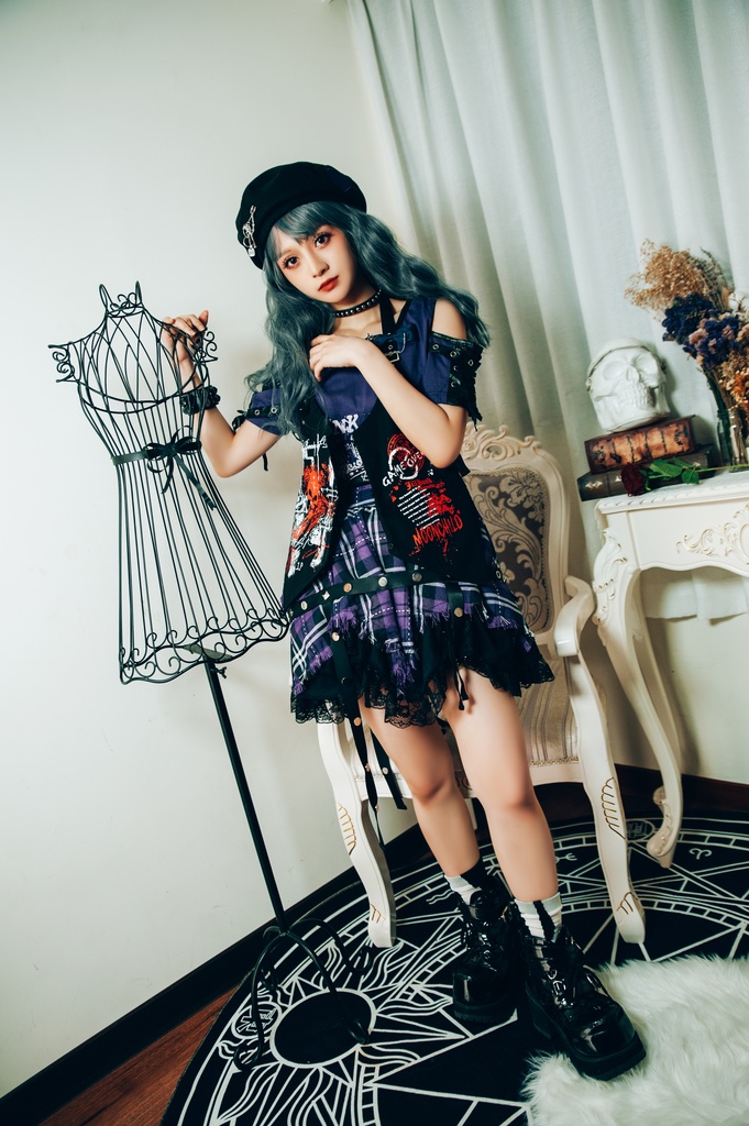 Jillpunk パンク 地雷系 甜牙草莓コラボ タータンチェック柄 ケージハーネスストラップ レースヘム Aライン ショートスカート オリジナル アヴリル系 可愛いロリータ おしゃれ ファッション秋葉系萌え