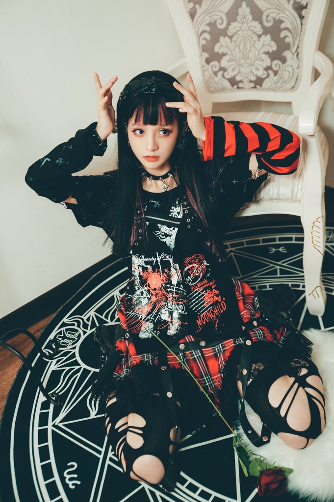 Jillpunk パンク 地雷系 甜牙草莓コラボ タータンチェック柄 ケージハーネスストラップ レースヘム Aライン ショートスカート オリジナル アヴリル系 可愛いロリータ おしゃれ ファッション秋葉系萌え