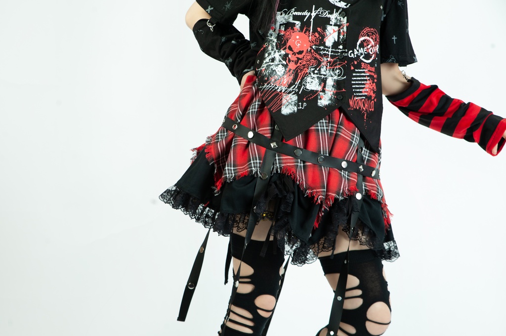 Jillpunk パンク 地雷系 甜牙草莓コラボ タータンチェック柄 ケージハーネスストラップ レースヘム Aライン ショートスカート オリジナル アヴリル系 可愛いロリータ おしゃれ ファッション秋葉系萌え