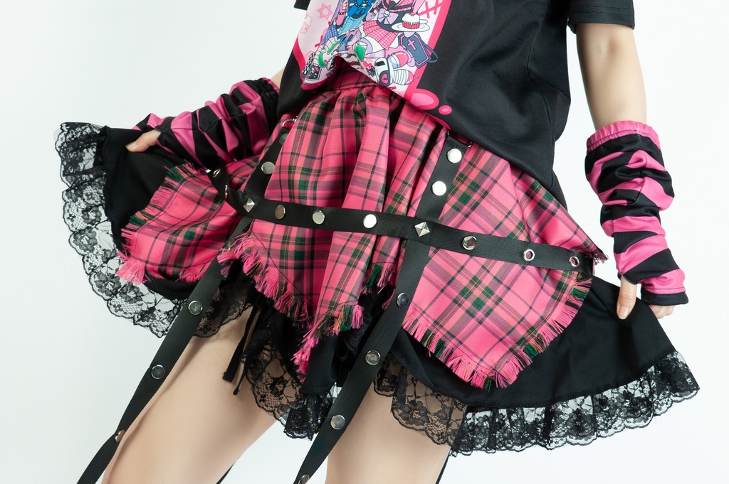Jillpunk パンク 地雷系 甜牙草莓コラボ タータンチェック柄 ケージハーネスストラップ レースヘム Aライン ショートスカート オリジナル アヴリル系 可愛いロリータ おしゃれ ファッション秋葉系萌え