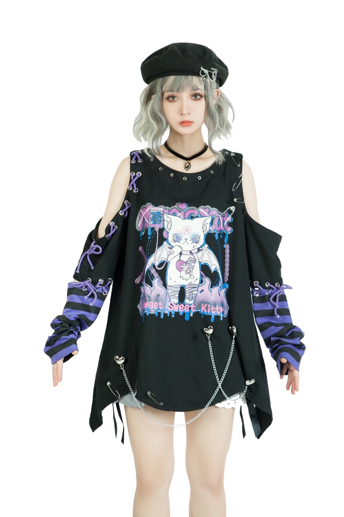 Jillpunk地雷系病みカワ 甜牙草莓コラボ スイート悪魔猫 オフショルダー アシンメトリー 紐レースアップ シルバーチェーン アームカバー付き ゆったり 半袖 Tシャツ・カットソー オリジナル メンヘラ 可愛い おしゃれ ファッション秋葉系萌え