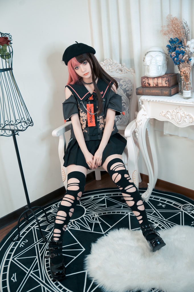 Jillpunk中華風 モード アニメ ookamiciroコラボ 春嵐百合 キョンシー お札 チャイナボタン オフショルダー 省かれる袖 花柄セーラー服 シャツブラウス 制服ブレザー オリジナル原宿おしゃれ姫系可愛い萌え和風