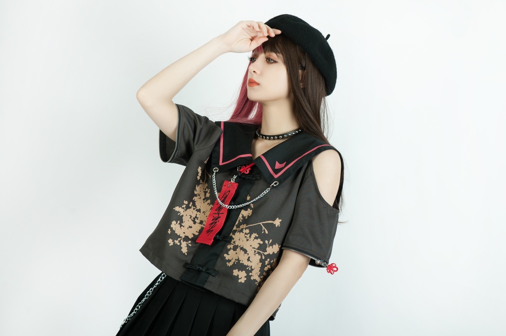 Jillpunk中華風 モード アニメ ookamiciroコラボ 春嵐百合 キョンシー お札 チャイナボタン オフショルダー 省かれる袖 花柄セーラー服 シャツブラウス 制服ブレザー オリジナル原宿おしゃれ姫系可愛い萌え和風