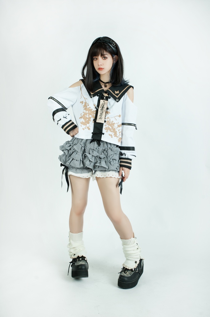 Jillpunk中華風 モード アニメ ookamiciroコラボ 春嵐百合 キョンシー お札 チャイナボタン オフショルダー 省かれる袖 花柄セーラー服 シャツブラウス 制服ブレザー オリジナル原宿おしゃれ姫系可愛い萌え和風