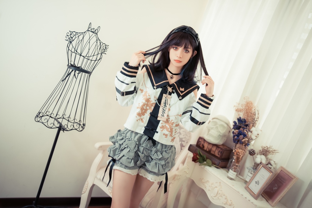 Jillpunk中華風 モード アニメ ookamiciroコラボ 春嵐百合 キョンシー お札 チャイナボタン オフショルダー 省かれる袖 花柄セーラー服 シャツブラウス 制服ブレザー オリジナル原宿おしゃれ姫系可愛い萌え和風