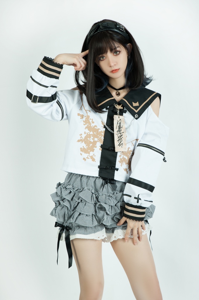 Jillpunk中華風 モード アニメ ookamiciroコラボ 春嵐百合 キョンシー お札 チャイナボタン オフショルダー 省かれる袖 花柄セーラー服 シャツブラウス 制服ブレザー オリジナル原宿おしゃれ姫系可愛い萌え和風