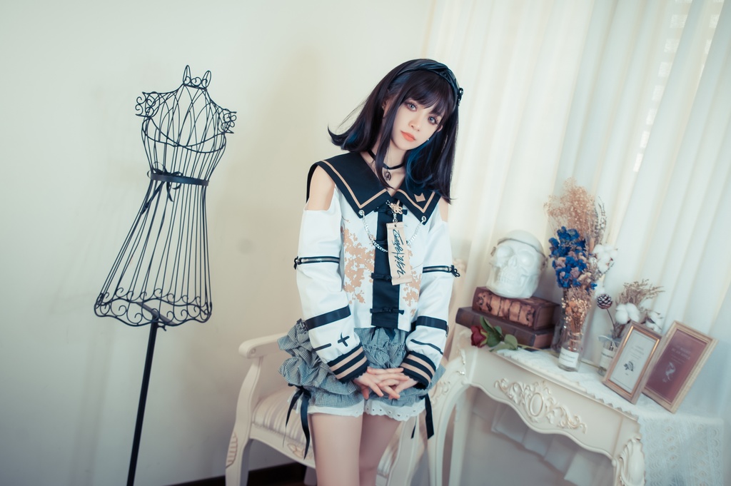 Jillpunk中華風 モード アニメ ookamiciroコラボ 春嵐百合 キョンシー お札 チャイナボタン オフショルダー 省かれる袖 花柄セーラー服 シャツブラウス 制服ブレザー オリジナル原宿おしゃれ姫系可愛い萌え和風