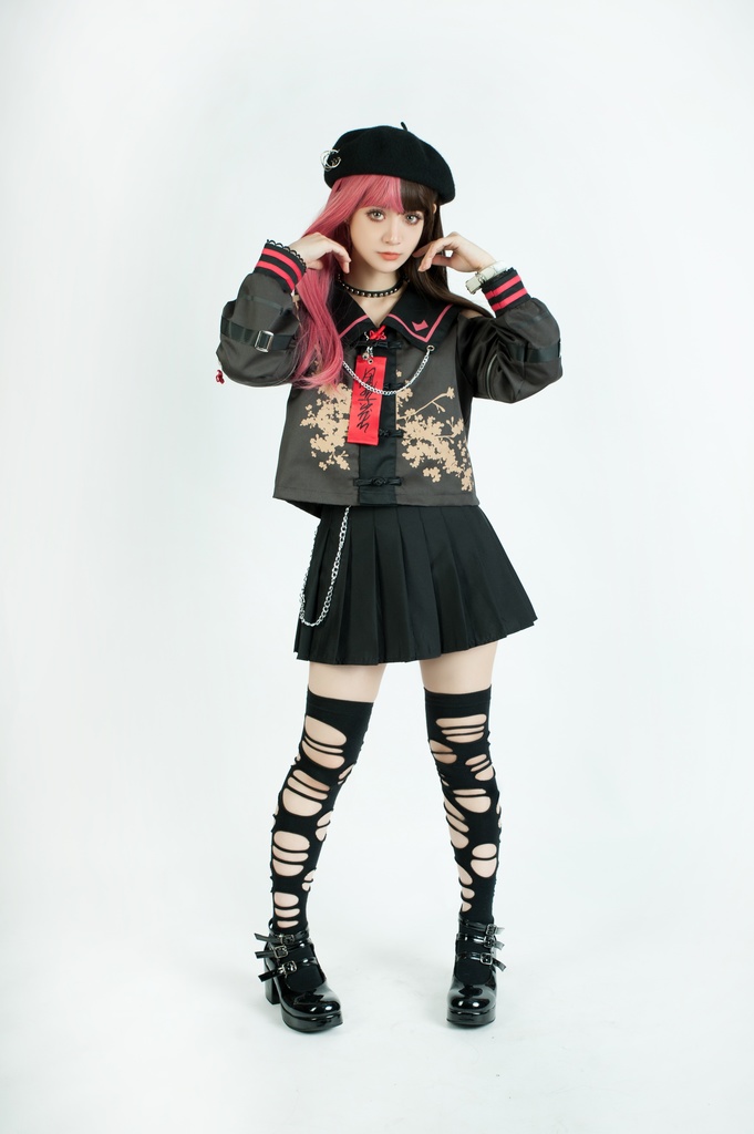 Jillpunk中華風 モード アニメ ookamiciroコラボ 春嵐百合 キョンシー お札 チャイナボタン オフショルダー 省かれる袖 花柄セーラー服 シャツブラウス 制服ブレザー オリジナル原宿おしゃれ姫系可愛い萌え和風