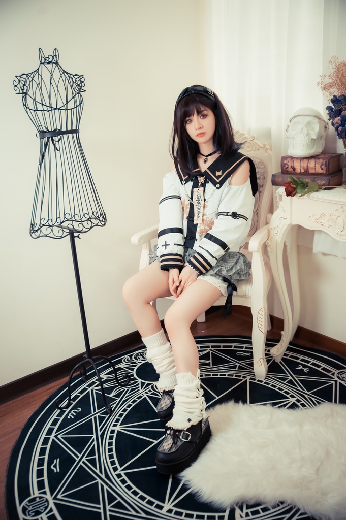 Jillpunk中華風 モード アニメ ookamiciroコラボ 春嵐百合 キョンシー お札 チャイナボタン オフショルダー 省かれる袖 花柄セーラー服 シャツブラウス 制服ブレザー オリジナル原宿おしゃれ姫系可愛い萌え和風