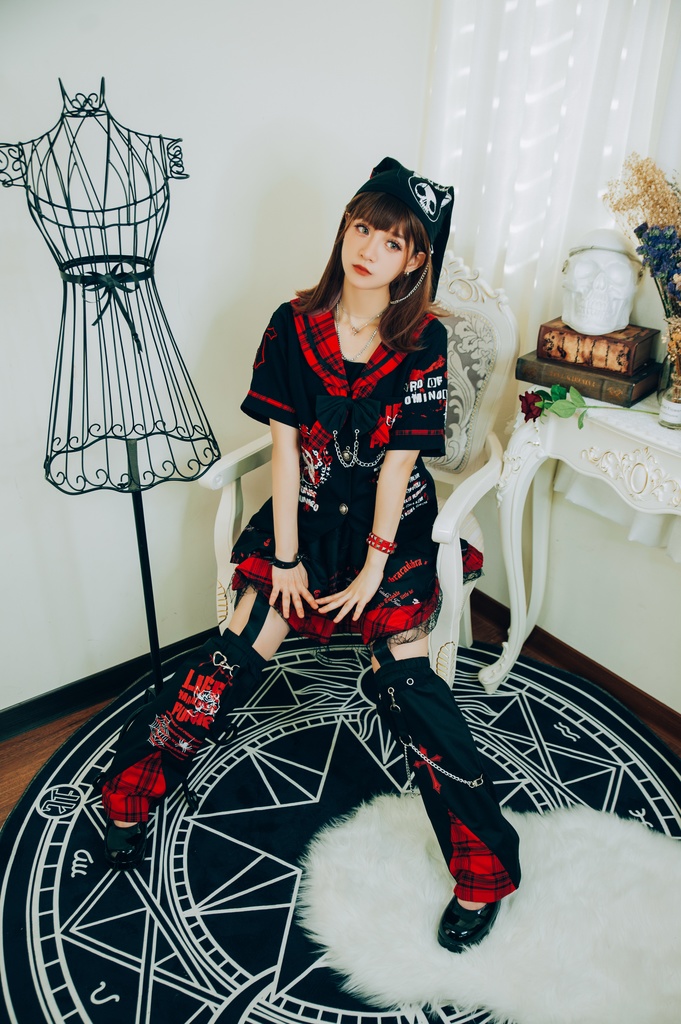 Jillpunkパンク地雷少女 タータン柄 鎖チェーン ネクタイ付き 猫耳 半袖セーラー服 クロップドブレザー JK制服 オリジナル レディーおしゃれ ファッション アヴリル系 カッコいい