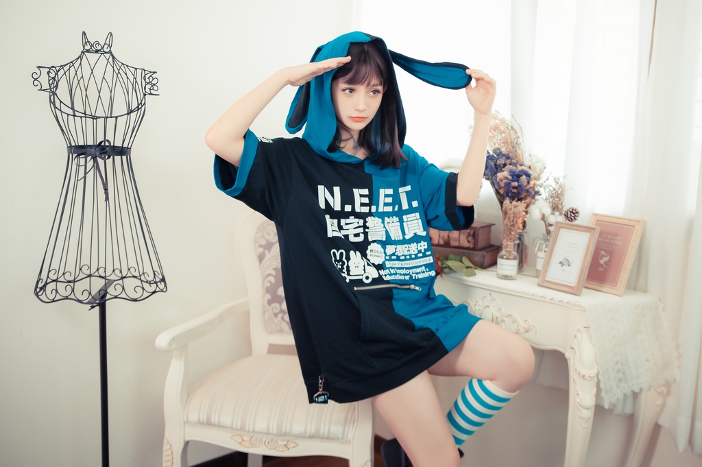 Jillpunkアニメ 可愛いお宅 ニ次コン 機動警察 NEET 自宅警備員 巡査警戒兵 ハーネス付き カンガルーポケット 反対色 うさぎ耳 ゆったり半袖 パーカー オリジナル メンズ レディーズ おしゃれ 男女兼用 ファッション 秋葉系