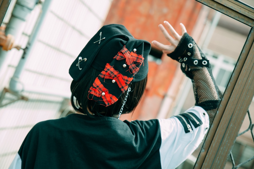 Jillpunk地雷系病みカワ パンクロック ミイラうさぎ タータン包帯 スカル刺繡 兎耳 安全ピン 鎖チェーン付き ニット ビーニー帽子 オリジナル 可愛い おしゃれ ファッション秋葉系萌え