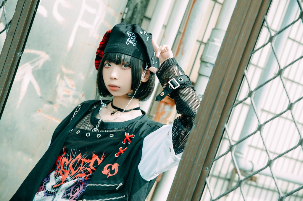Jillpunk地雷系病みカワ パンクロック ミイラうさぎ タータン包帯 スカル刺繡 兎耳 安全ピン 鎖チェーン付き ニット ビーニー帽子 オリジナル 可愛い おしゃれ ファッション秋葉系萌え