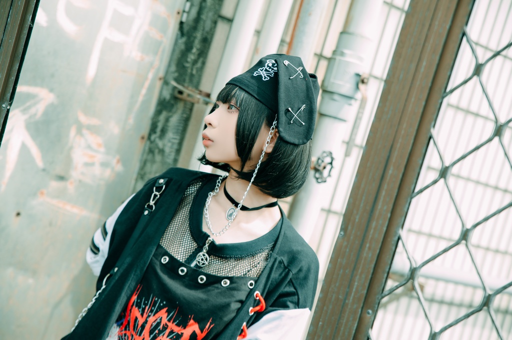 Jillpunk地雷系病みカワ パンクロック ミイラうさぎ タータン包帯 スカル刺繡 兎耳 安全ピン 鎖チェーン付き ニット ビーニー帽子 オリジナル 可愛い おしゃれ ファッション秋葉系萌え