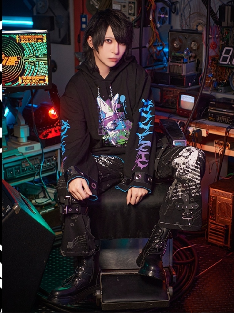 Jillpunk病みカワ Y2K ハロウィン インプパーティー 3Dツノ付き アシンメトリー変形の裾 穴開き クラッシュ 長袖 ゆったりパーカー オリジナルメンズ レディーズ カジュアル おしゃれ男女兼用 可愛い