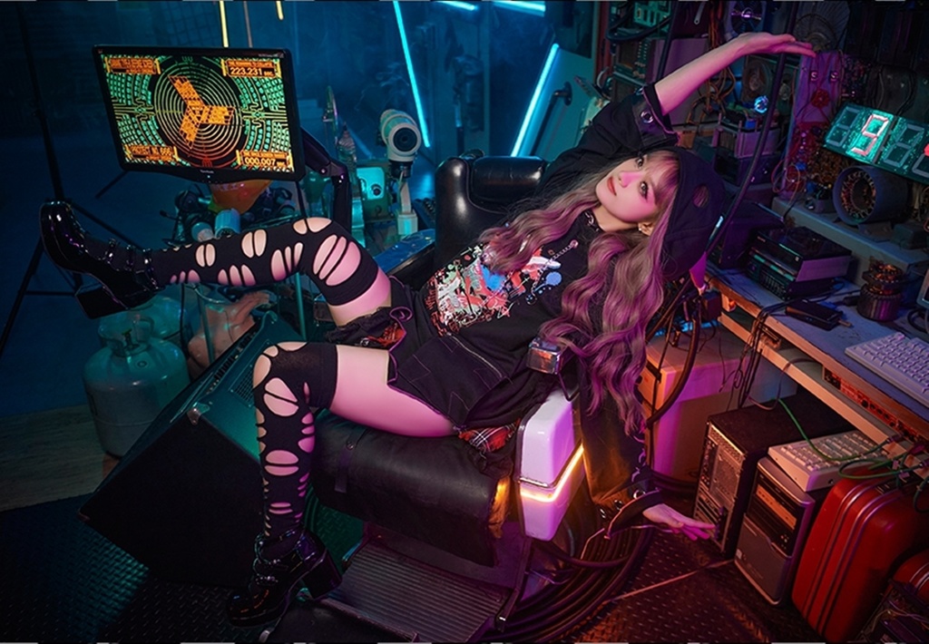 Jillpunk病みカワ Y2K ハロウィン インプパーティー 3Dツノ付き アシンメトリー変形の裾 穴開き クラッシュ 長袖 ゆったりパーカー オリジナルメンズ レディーズ カジュアル おしゃれ男女兼用 可愛い