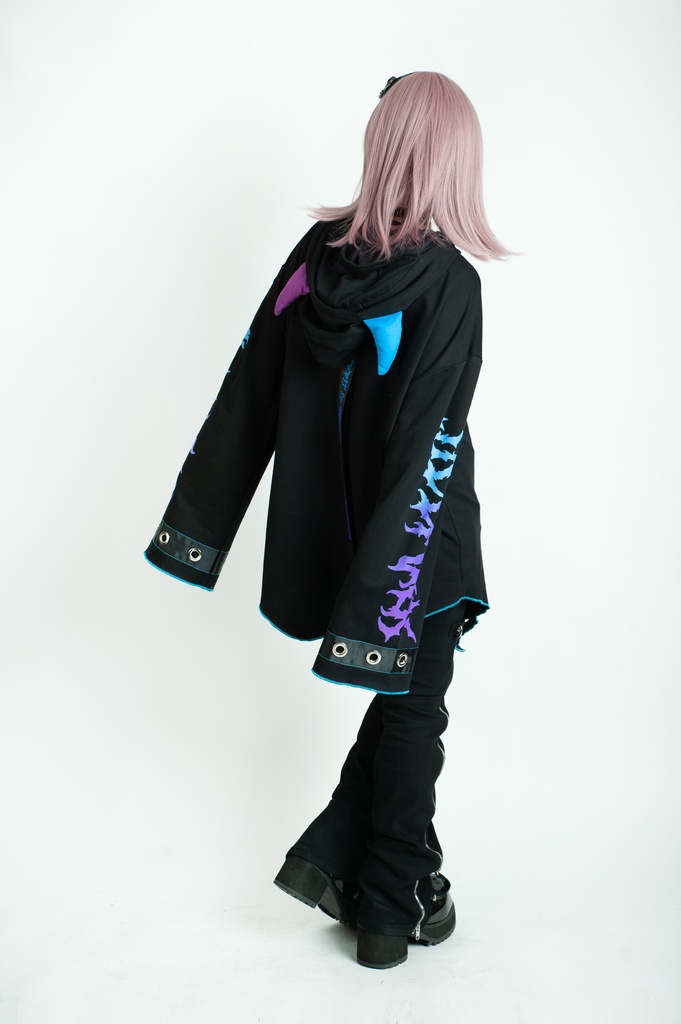 Jillpunk病みカワ Y2K ハロウィン インプパーティー 3Dツノ付き アシンメトリー変形の裾 穴開き クラッシュ 長袖 ゆったりパーカー オリジナルメンズ レディーズ カジュアル おしゃれ男女兼用 可愛い