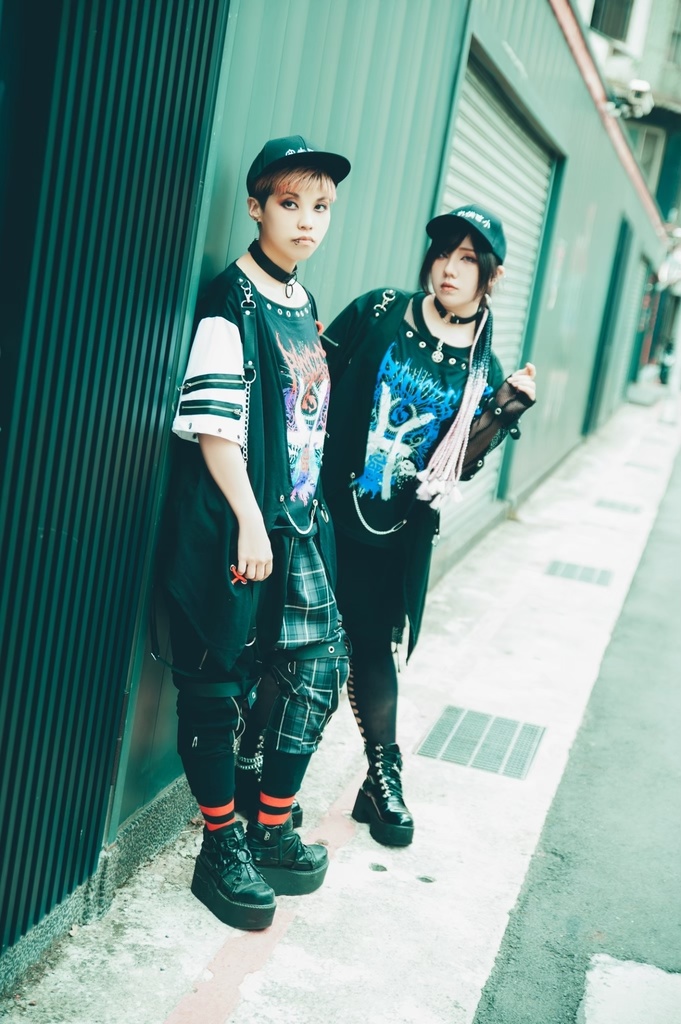 Jillpunkパンクロック エモい 宿命の絆 魚座 重ね着 レースアップ 鎖チェーン 安全ピン付き ゆったり 半袖Tシャツカットソー オリジナル カッコいいメンズ レディー V系 おしゃれ大きいサイズ男女兼用ファッション